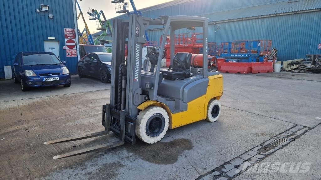 Jungheinrich TFG 425 LPG'li forkliftler