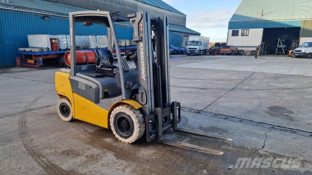 Jungheinrich TFG 425 LPG'li forkliftler