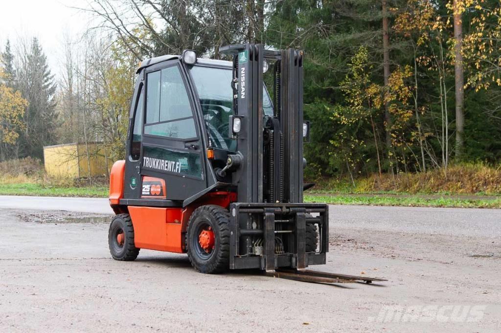 Nissan FD02A250 Dizel forkliftler