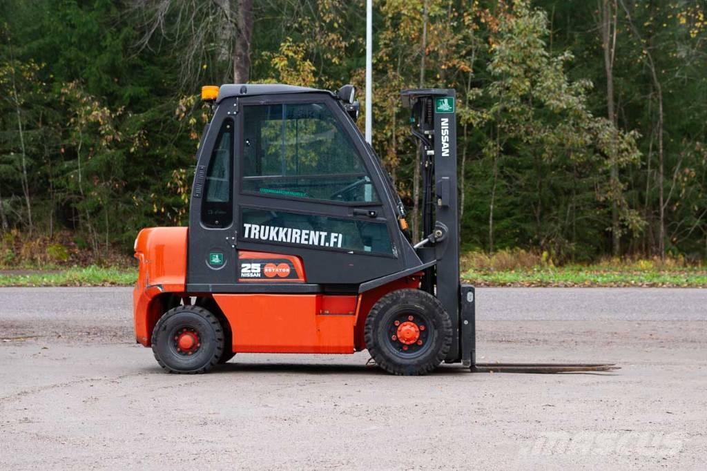 Nissan FD02A250 Dizel forkliftler