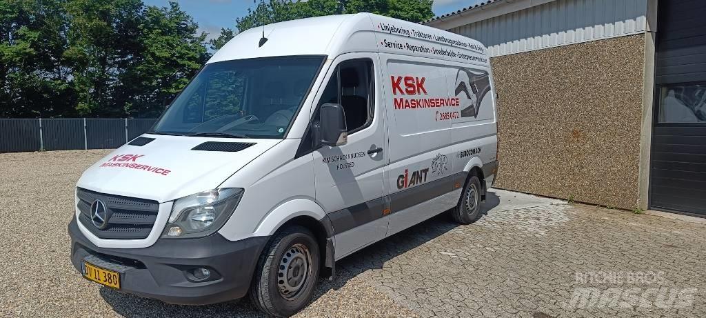 Mercedes-Benz 319 Kapali kasa kamyonetler