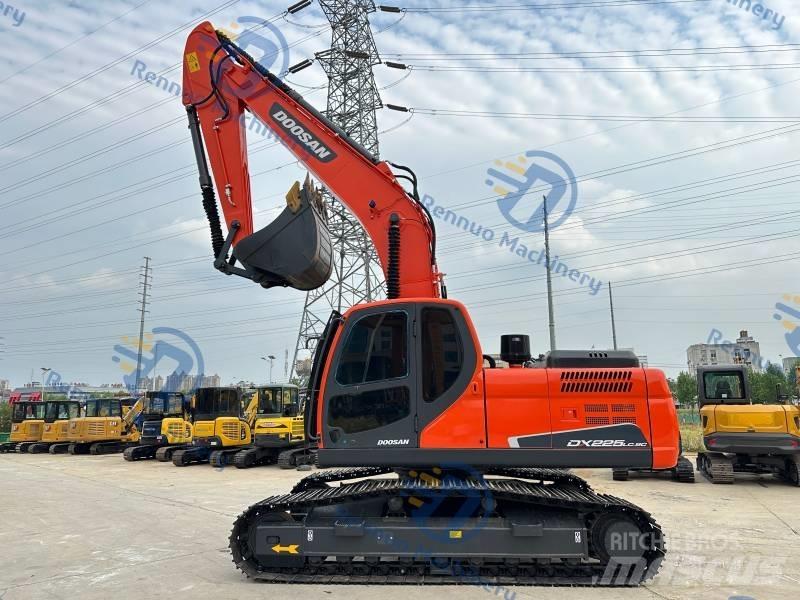 Doosan DX 225 LC-9C Paletli ekskavatörler