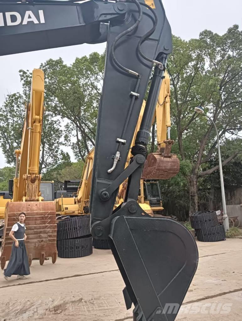 Hyundai 220 LC-9S Paletli ekskavatörler