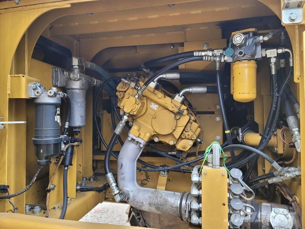 CAT 330FL Paletli ekskavatörler