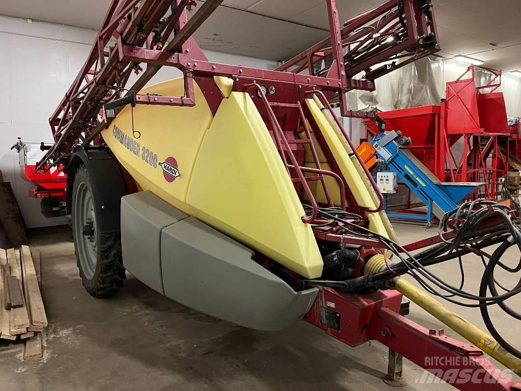 Hardi Commander 3200 Çekilir pülverizatörler