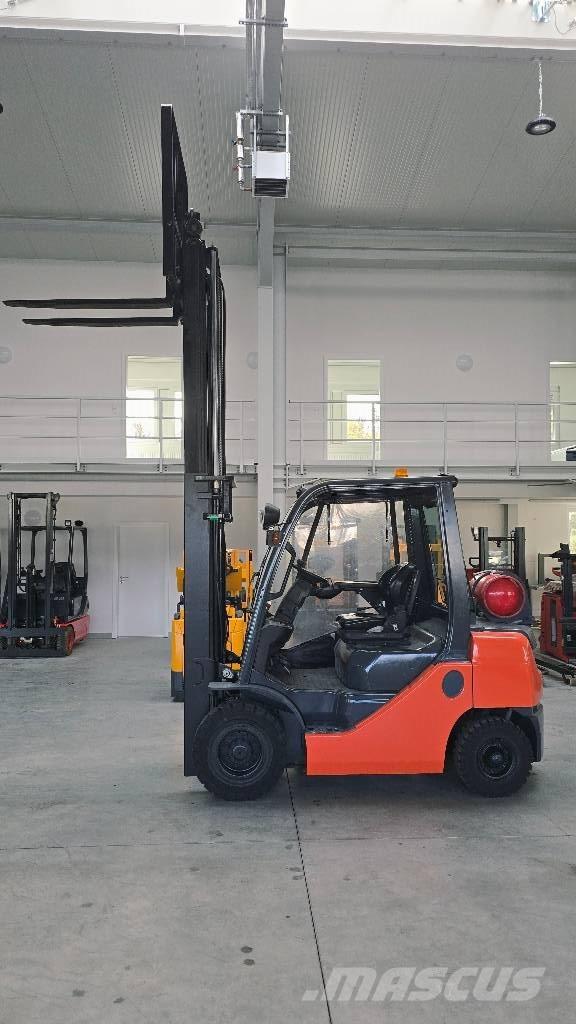 Toyota 02-8 FGF 25 LPG'li forkliftler