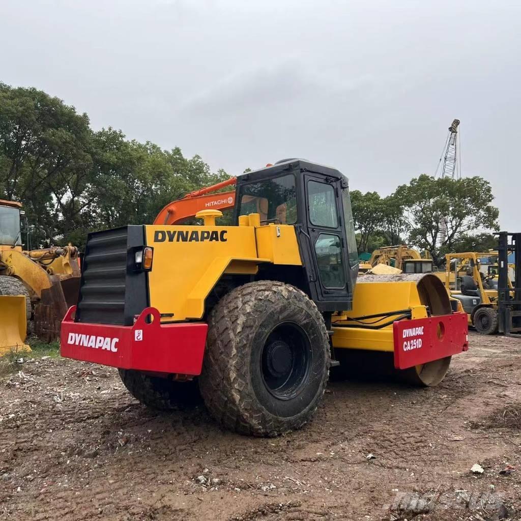 Dynapac CA 251 Tek tamburlu silindirler