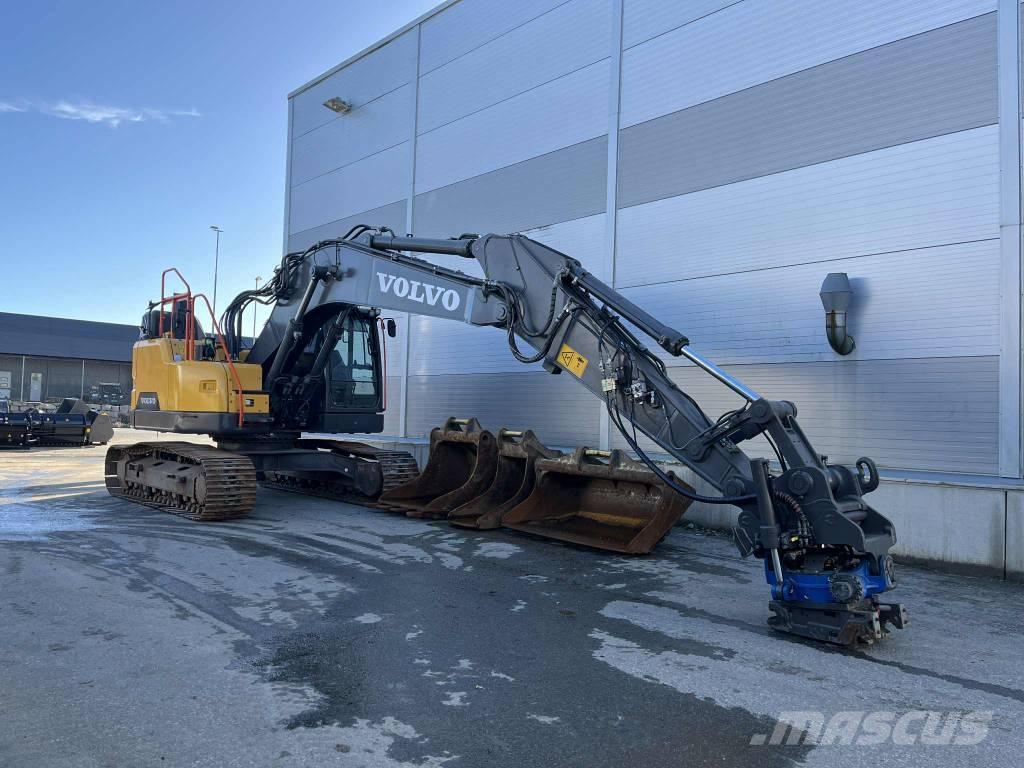 Volvo ECR235EL Paletli ekskavatörler