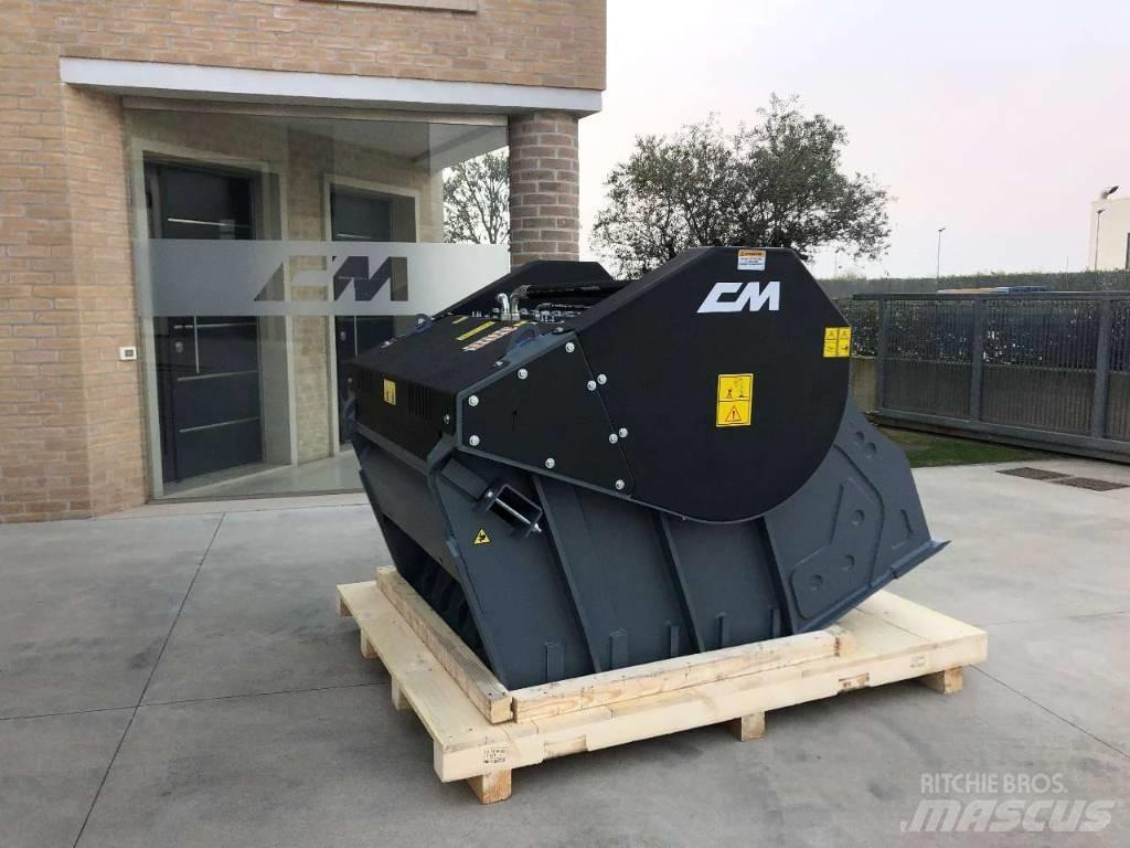 CM CBF 120 Kırıcı kepçeler