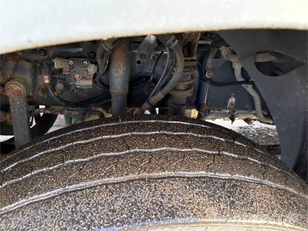 Volvo FL240 Kayar tenteli kamyonlar