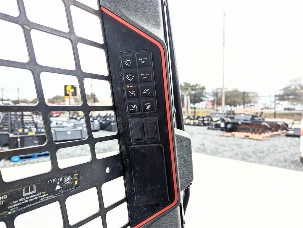 Bobcat T66 Skid steer loderler