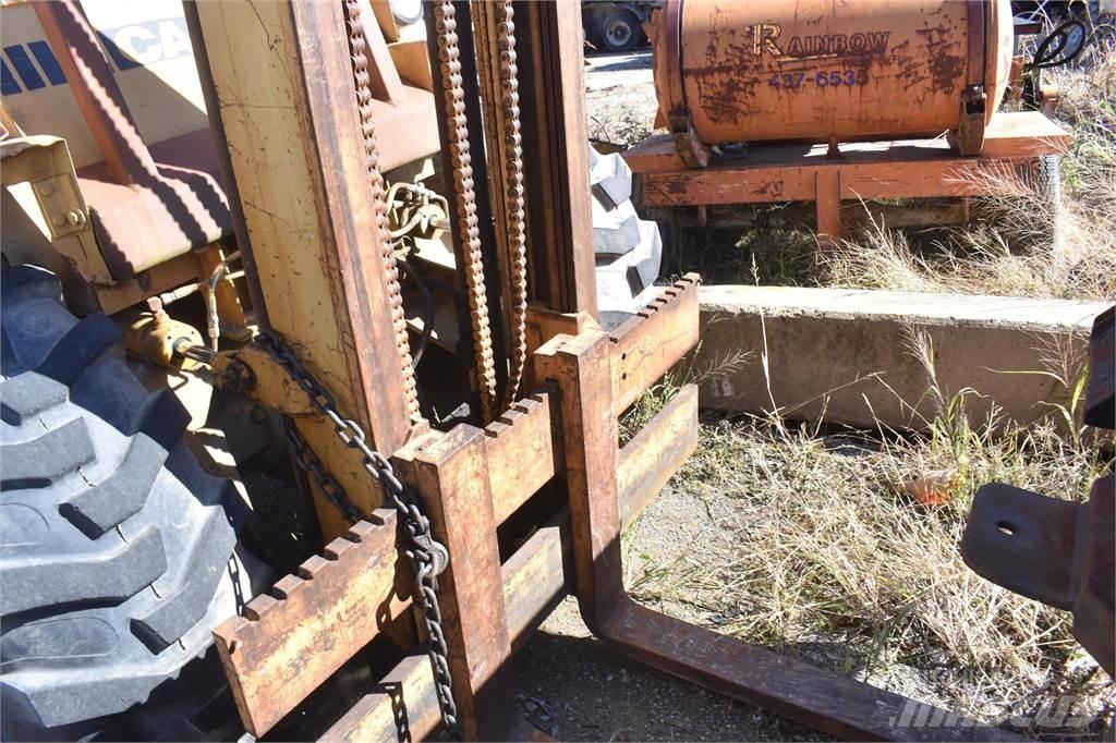 CASE 586E Arazi tipi forklift
