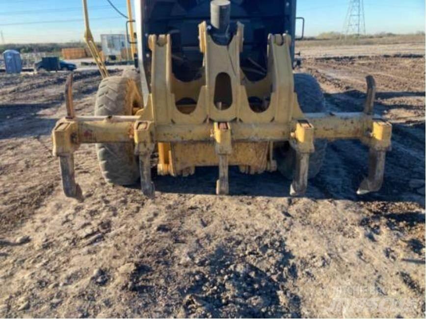 CAT 140M2 Greyderler