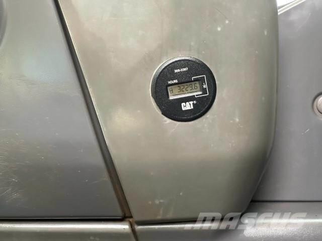 CAT 320DL Paletli ekskavatörler