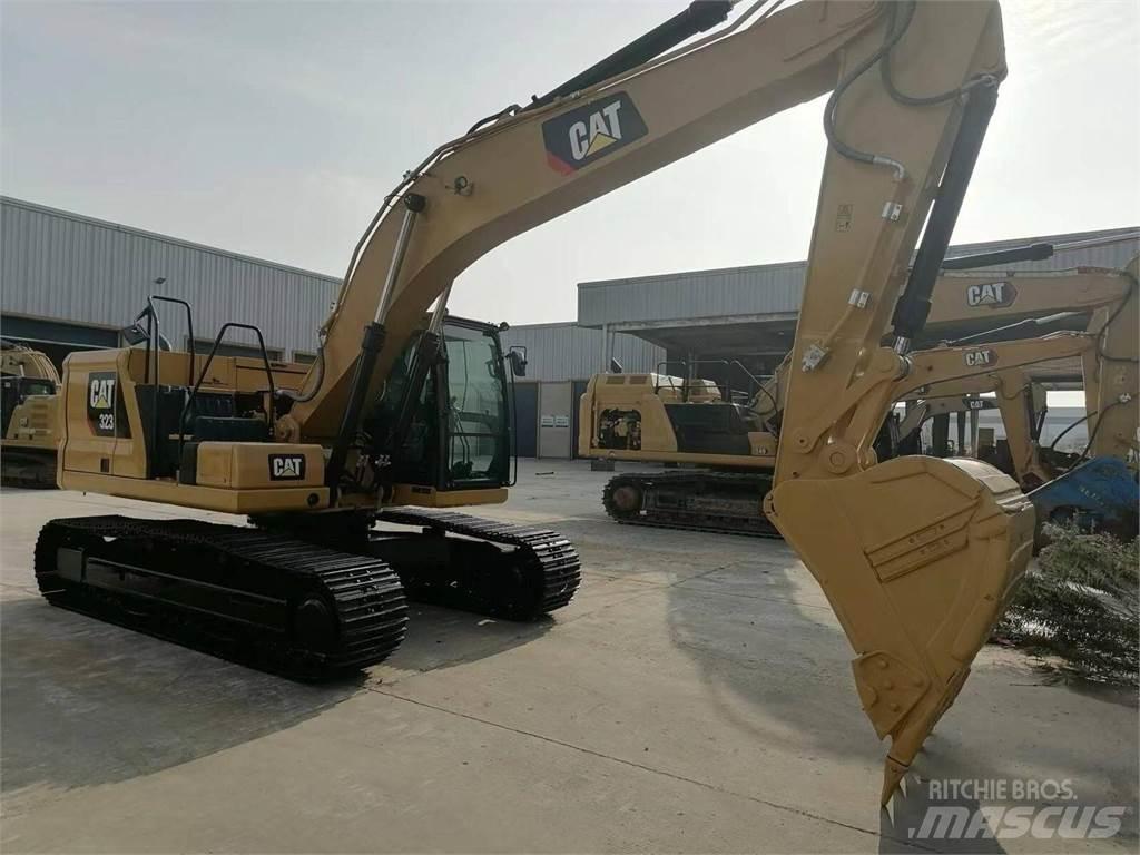 CAT 323 Paletli ekskavatörler