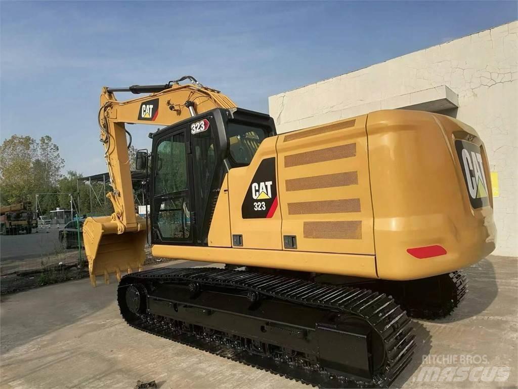 CAT 323 Paletli ekskavatörler