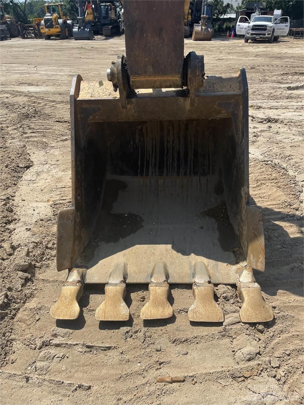 CAT 325C Paletli ekskavatörler