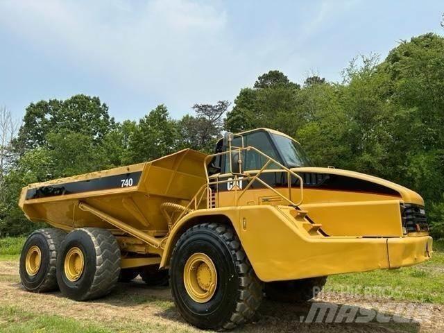 CAT 740 Belden kirma kaya kamyonu