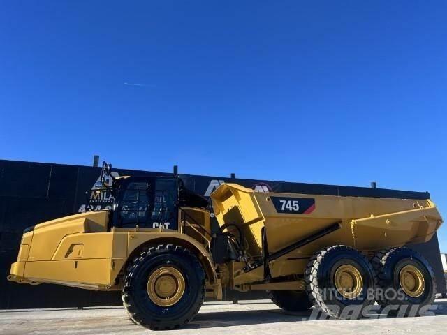 CAT 745 Belden kirma kaya kamyonu