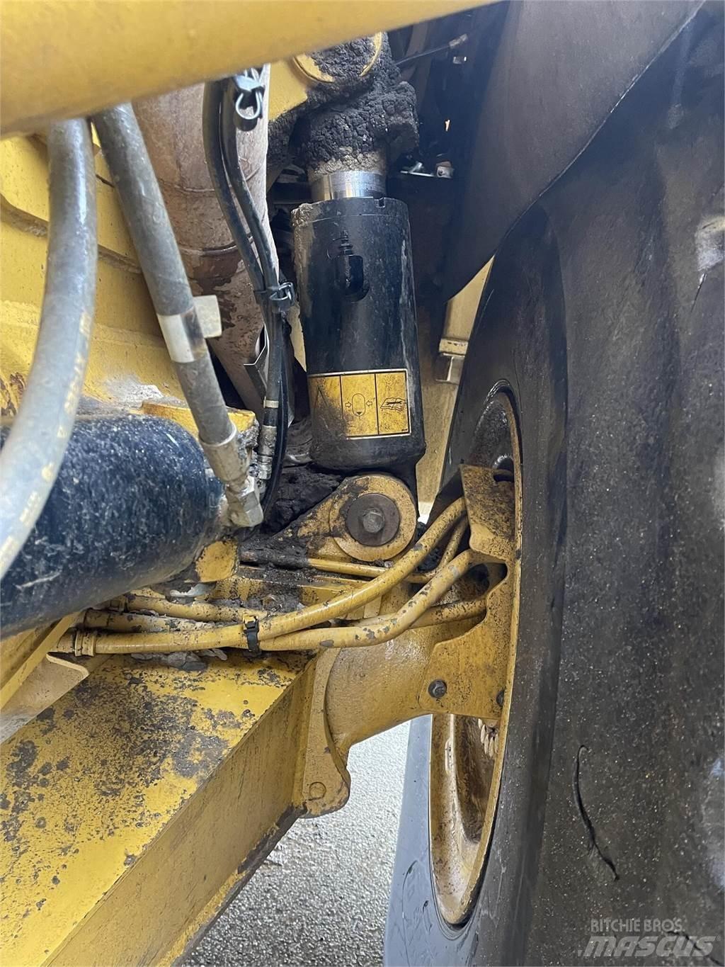 CAT 745C Belden kirma kaya kamyonu