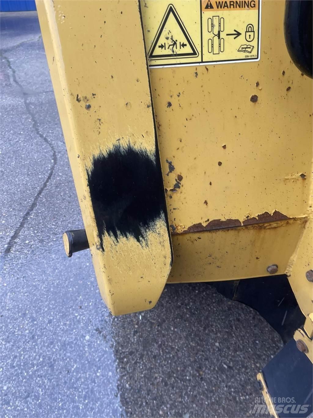 CAT 745C Belden kirma kaya kamyonu