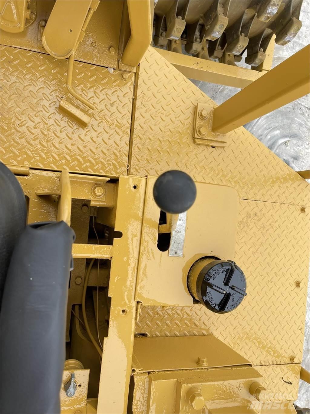 CAT 815 Atik eziciler