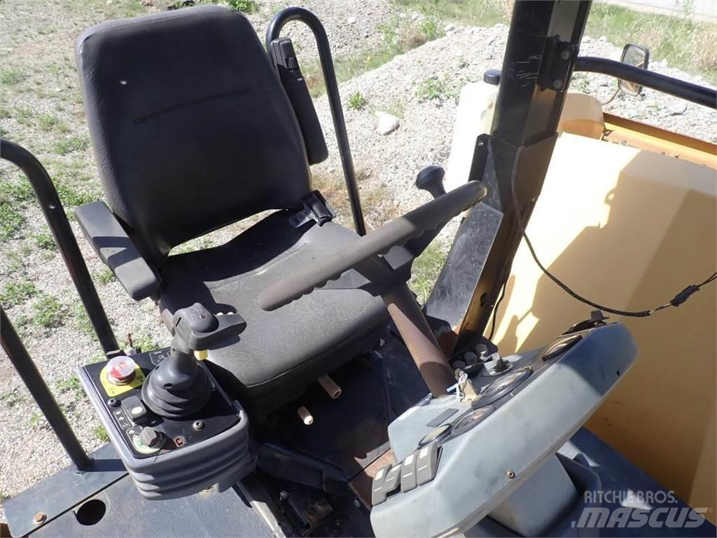 CAT CB64 Çift tamburlu silindirler