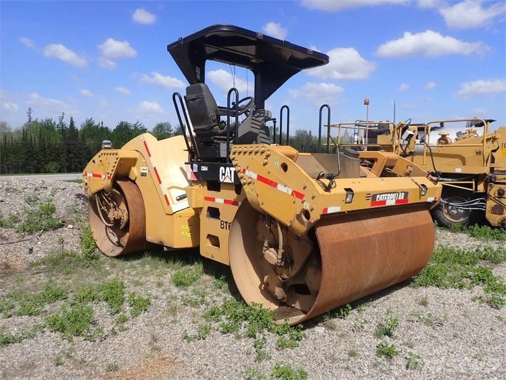 CAT CB64 Çift tamburlu silindirler