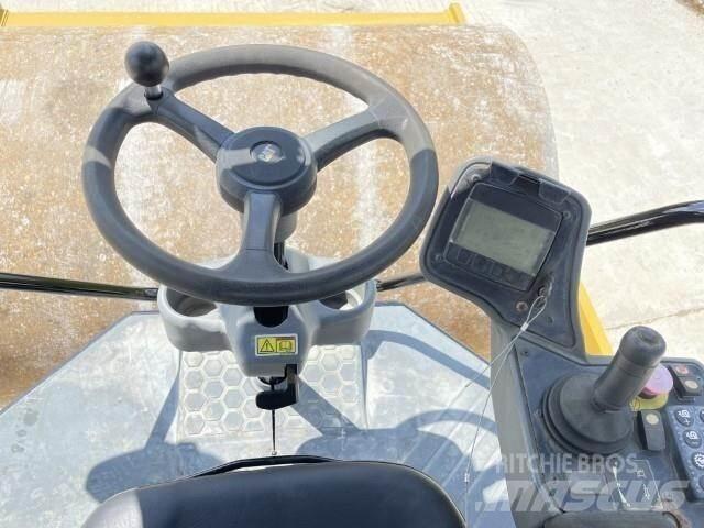 CAT CS54B Çift tamburlu silindirler