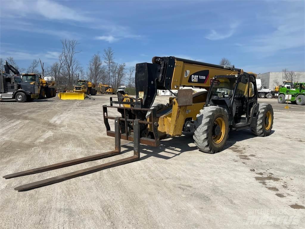 CAT TL1255D Teleskopik yükleyiciler