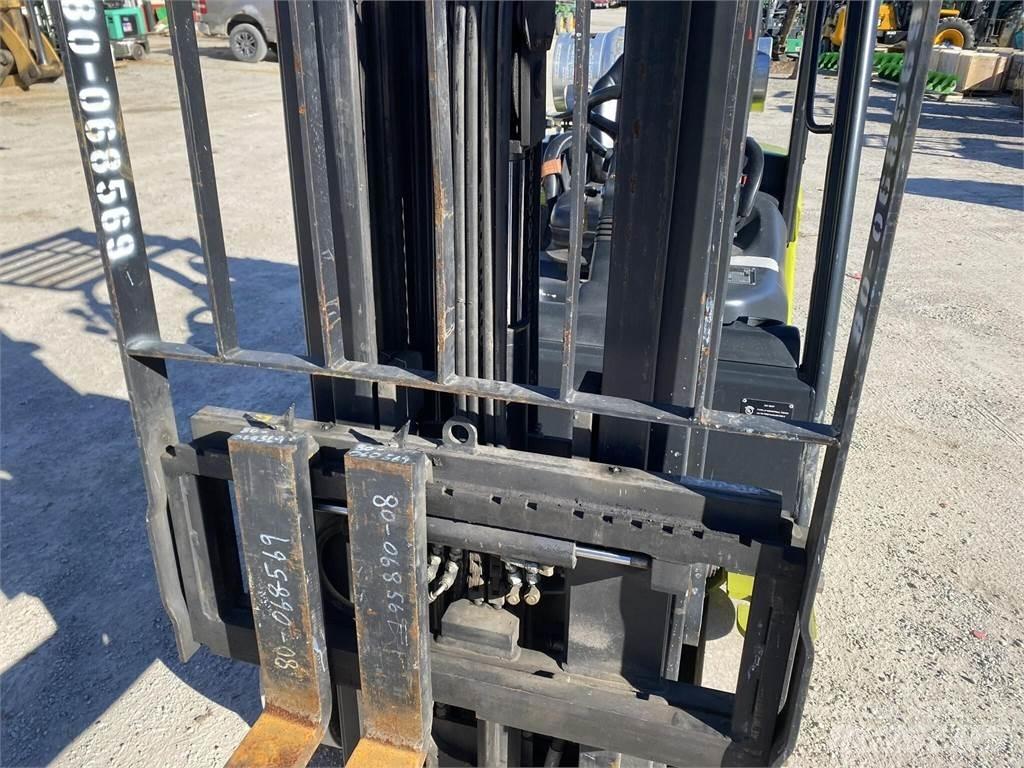 Clark S25CL Diger