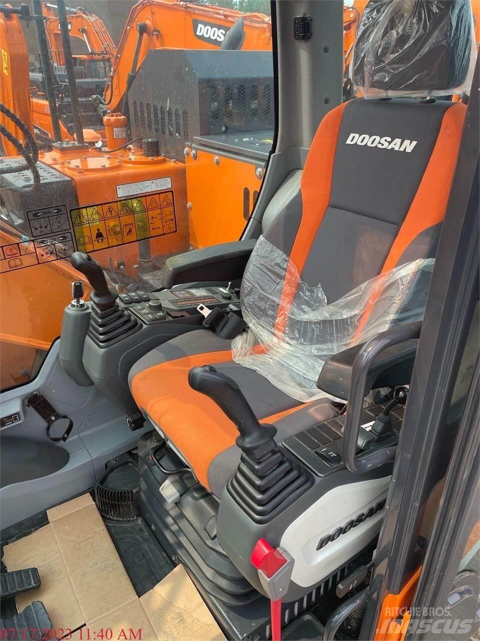 Doosan DX140 LC-5 Paletli ekskavatörler
