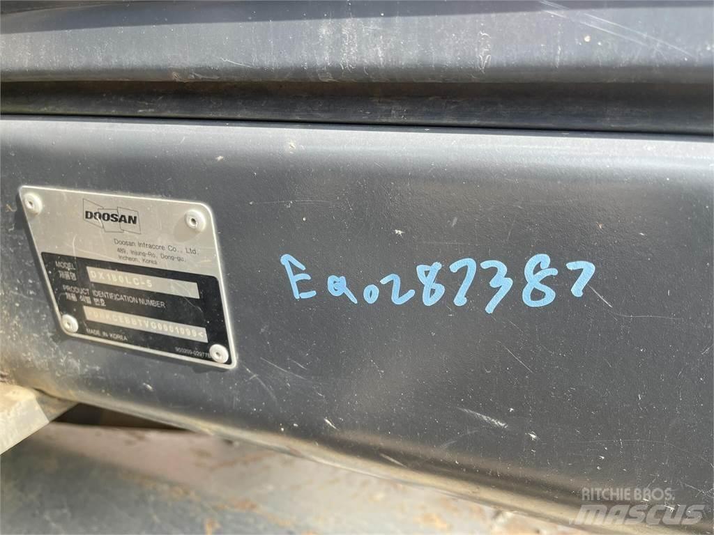 Doosan DX180 LC-5 Paletli ekskavatörler