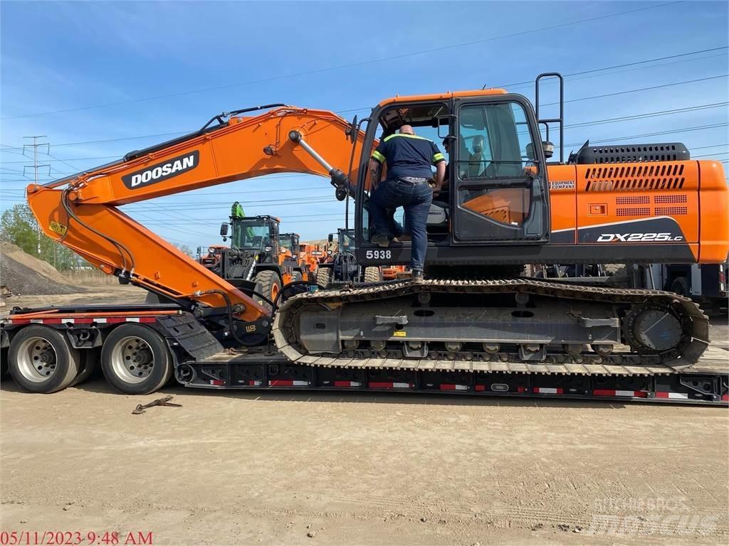 Doosan DX225 LC-5 Paletli ekskavatörler
