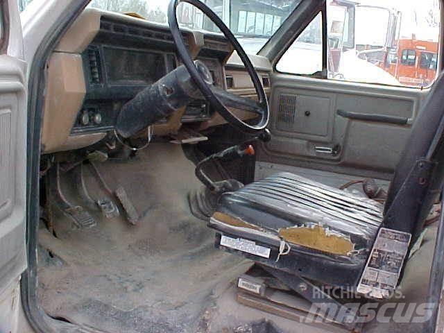 Ford F700 Tankerli kamyonlar