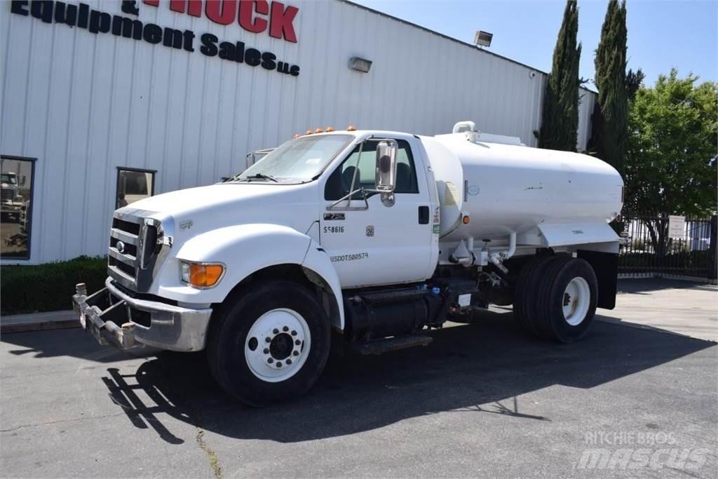 Ford F750 Tankerli kamyonlar