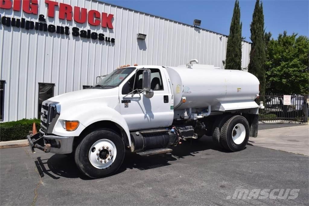 Ford F750 Tankerli kamyonlar