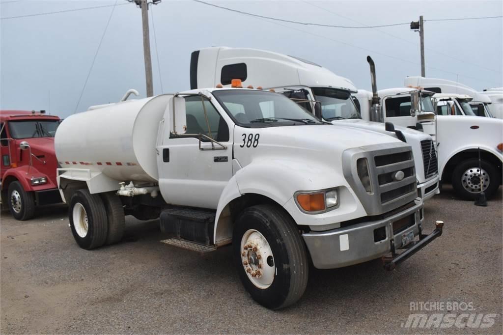 Ford F750 Tankerli kamyonlar