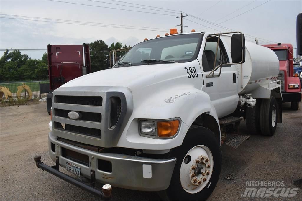 Ford F750 Tankerli kamyonlar