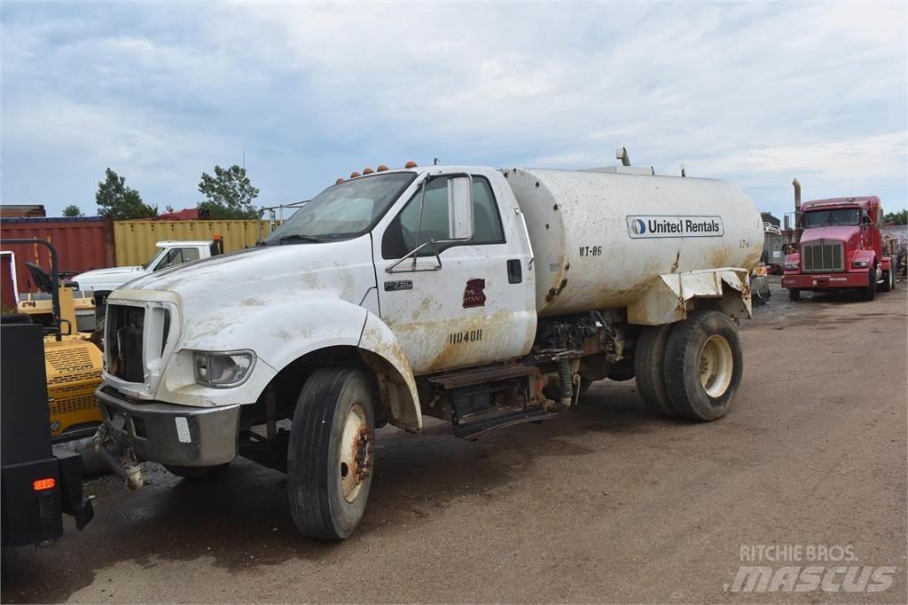 Ford F750 Tankerli kamyonlar