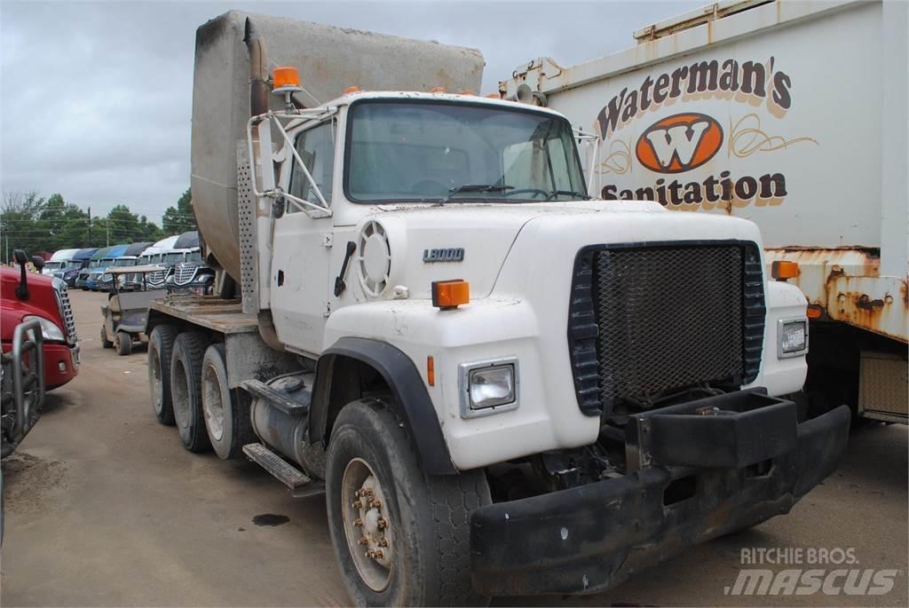 Ford L8000 Transmikserler