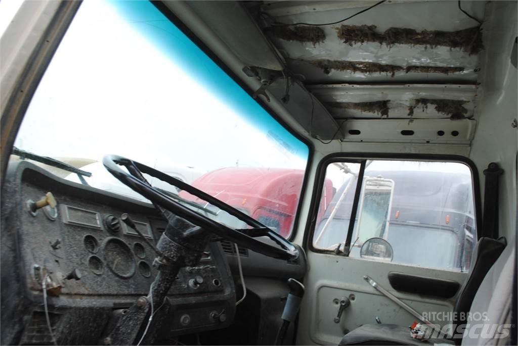 Ford L8000 Transmikserler