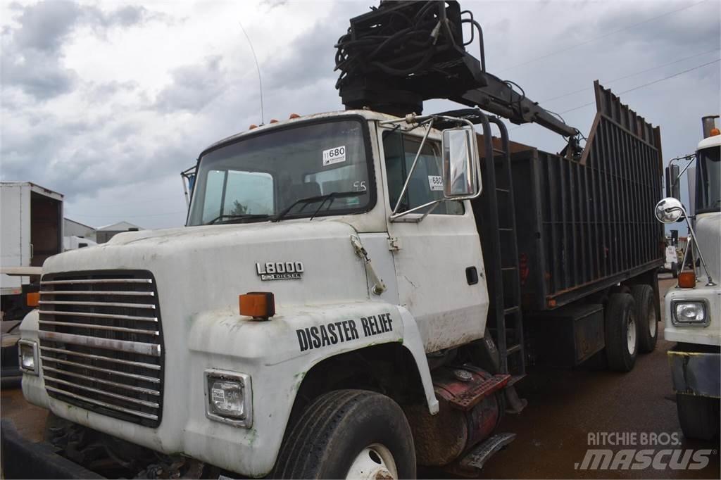 Ford L8000 Araç üzeri vinçler