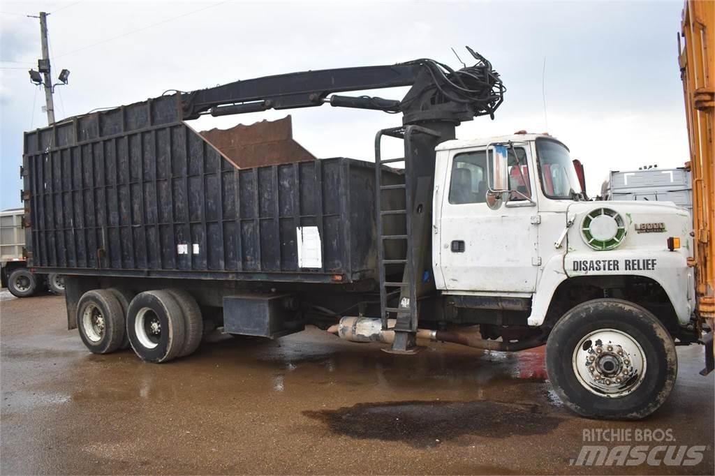 Ford L8000 Araç üzeri vinçler