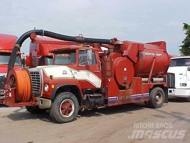 Ford L8000 Tankerli kamyonlar