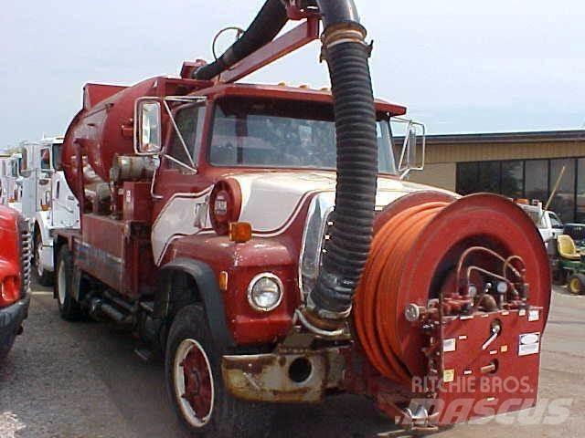 Ford L8000 Tankerli kamyonlar