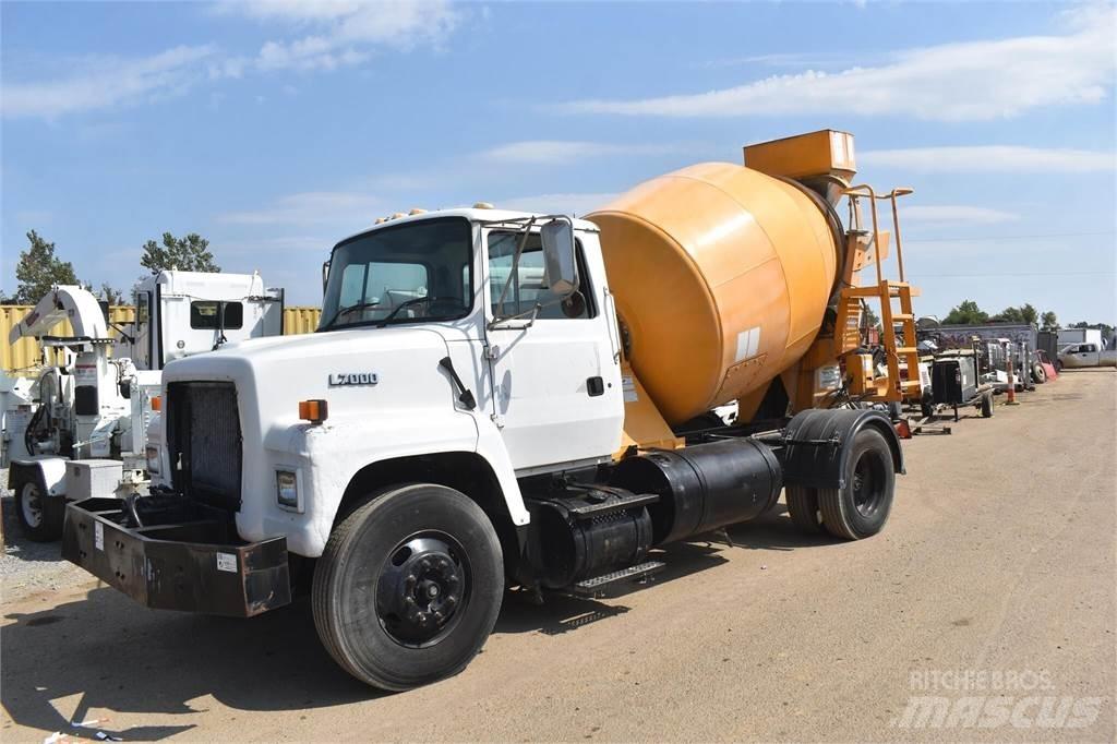 Ford LN7000 Transmikserler