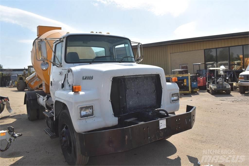 Ford LN7000 Transmikserler