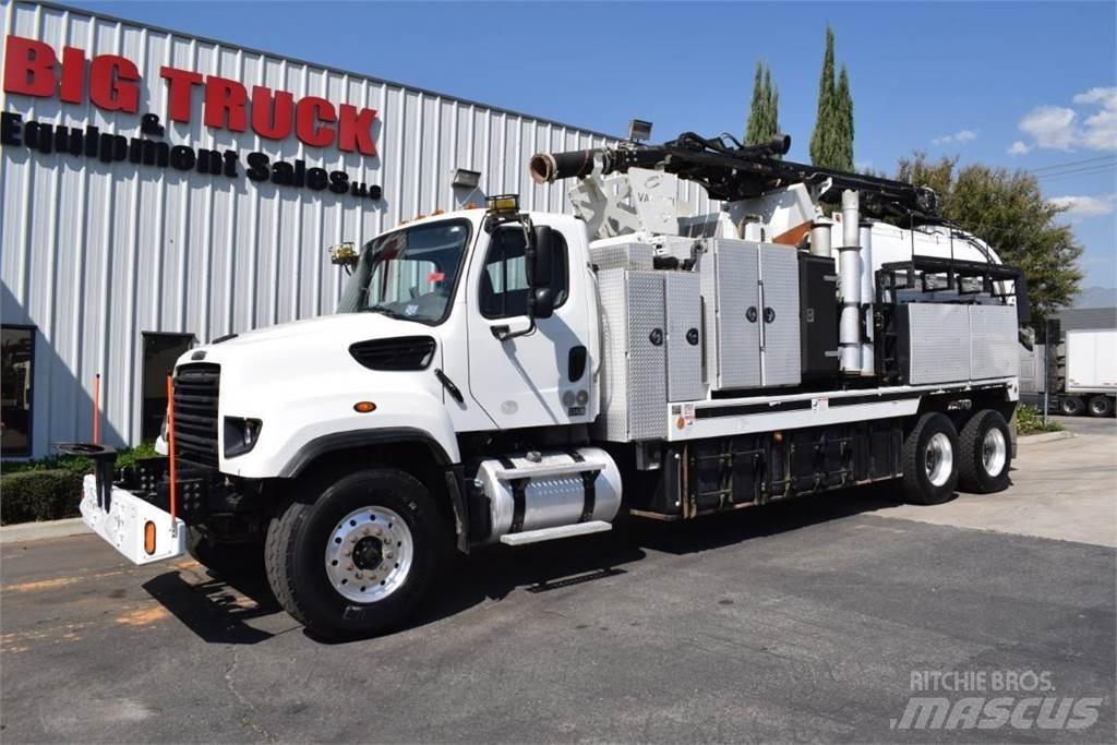Freightliner 114SD Tankerli kamyonlar