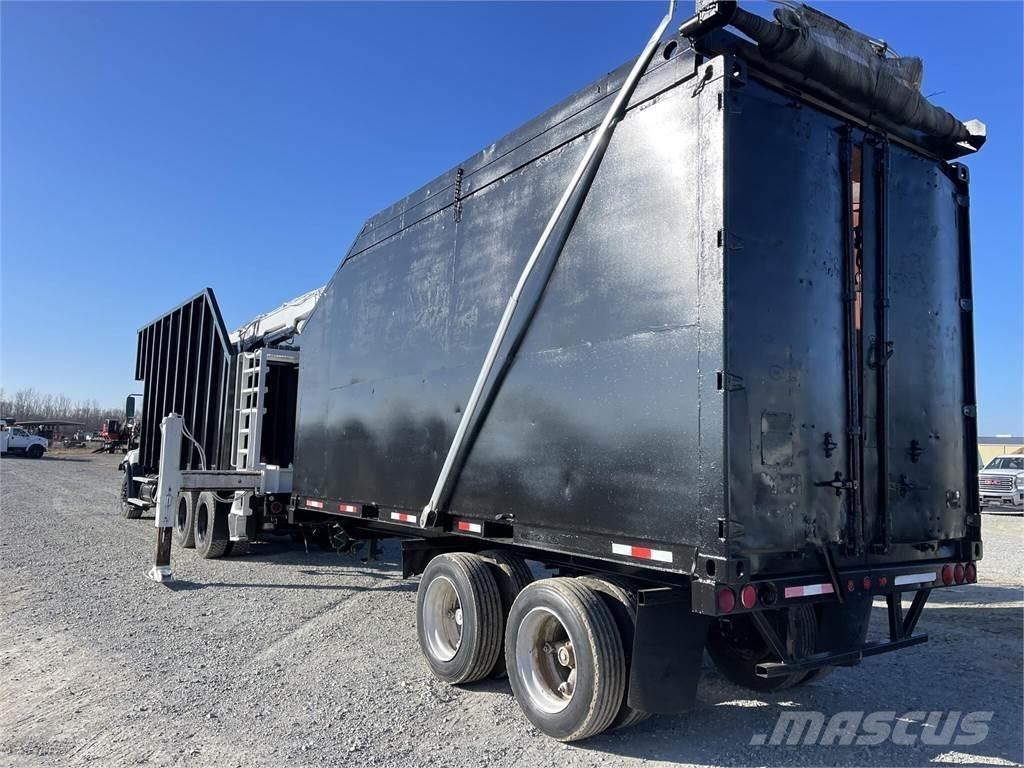 Freightliner 114SD Araç üzeri vinçler